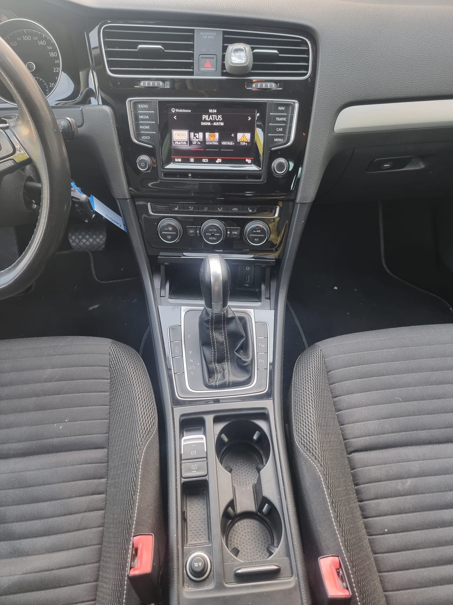 VW Golf Variant 2.0 TDI Comfortline DSG-image-9