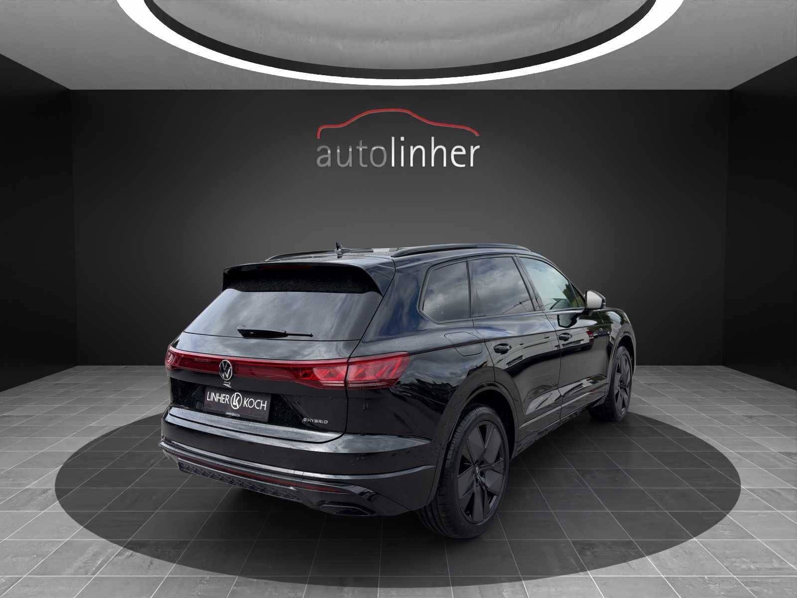 VW Touareg 3.0 TSI eHybrid R Final Edition Tiptronic-image-4