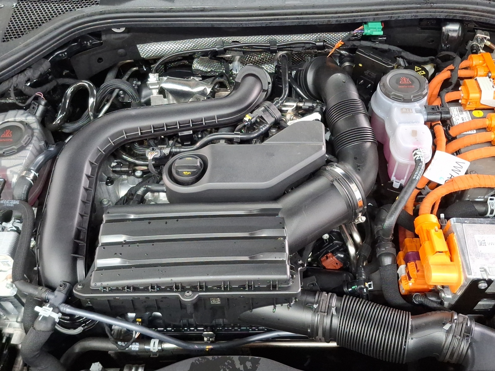 SKODA Superb Combi 1.5 TSI PHEV Selection DSG-image-16