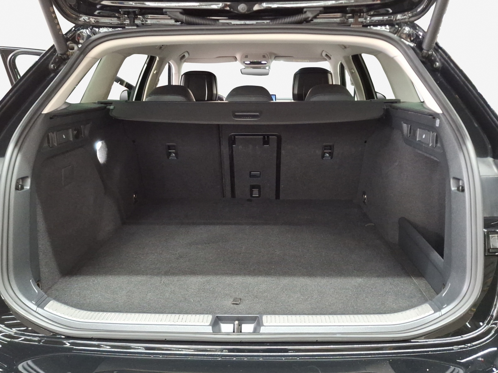SKODA Superb Combi 1.5 TSI PHEV Selection DSG-image-13