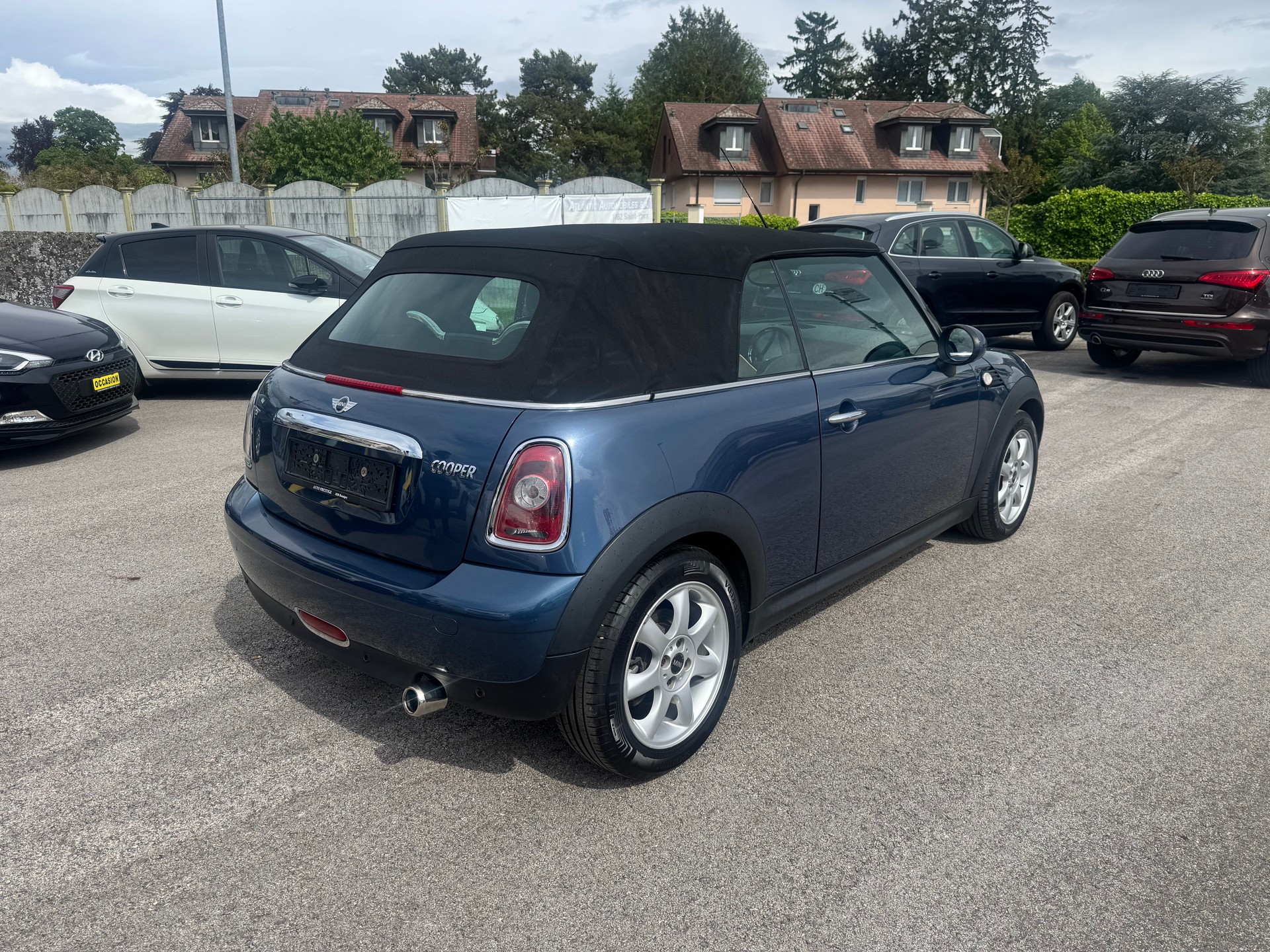 MINI Cooper Cabriolet-image-5