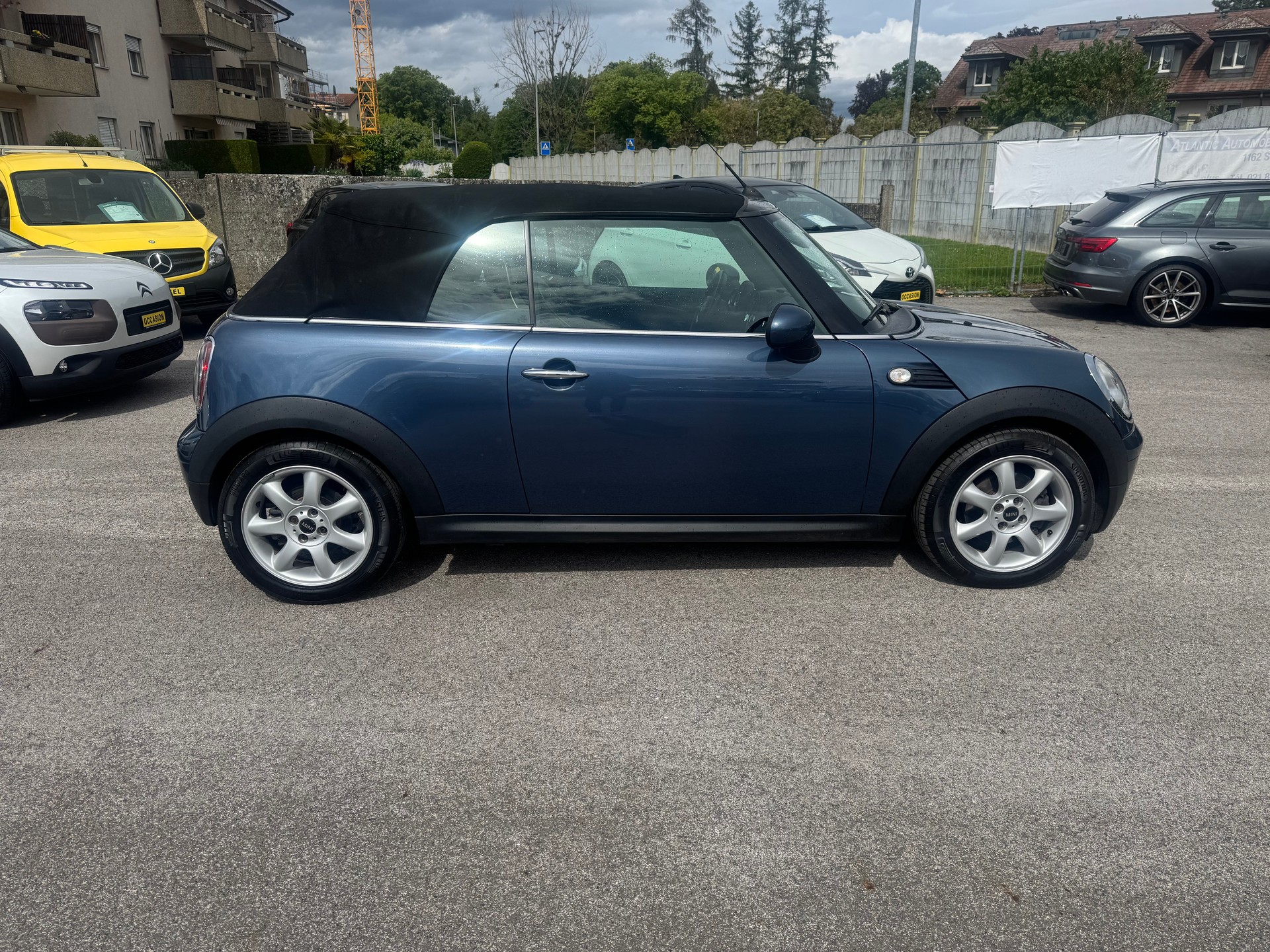 MINI Cooper Cabriolet-image-6