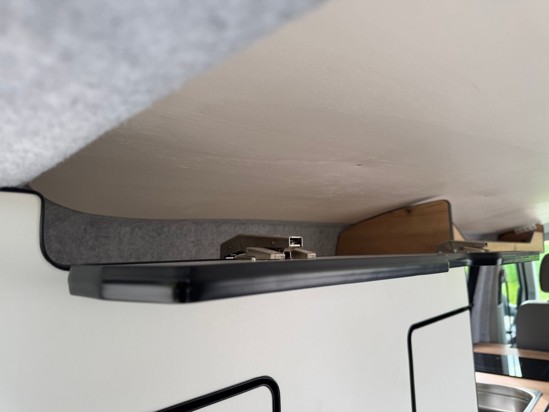 VW T5 Saranda Beach-image-14