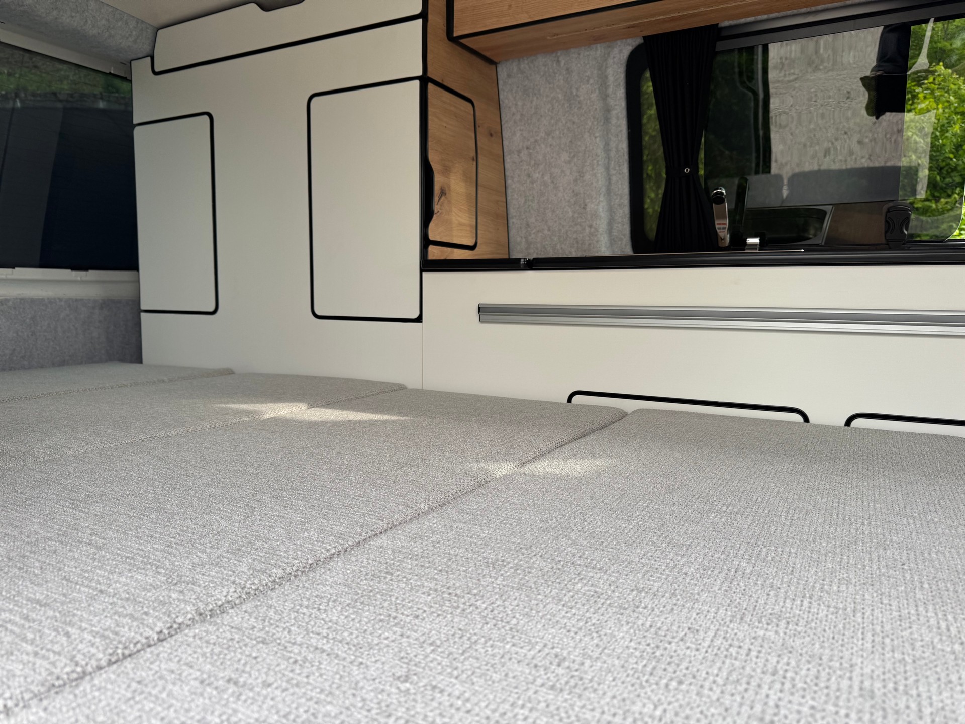 VW T5 Saranda Beach-image-16