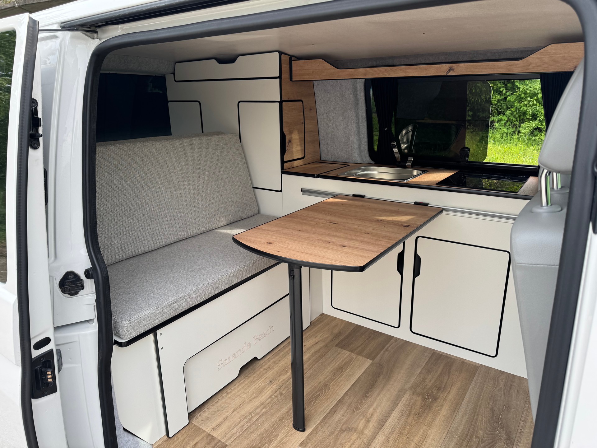 VW T5 Saranda Beach-showroom-element-1