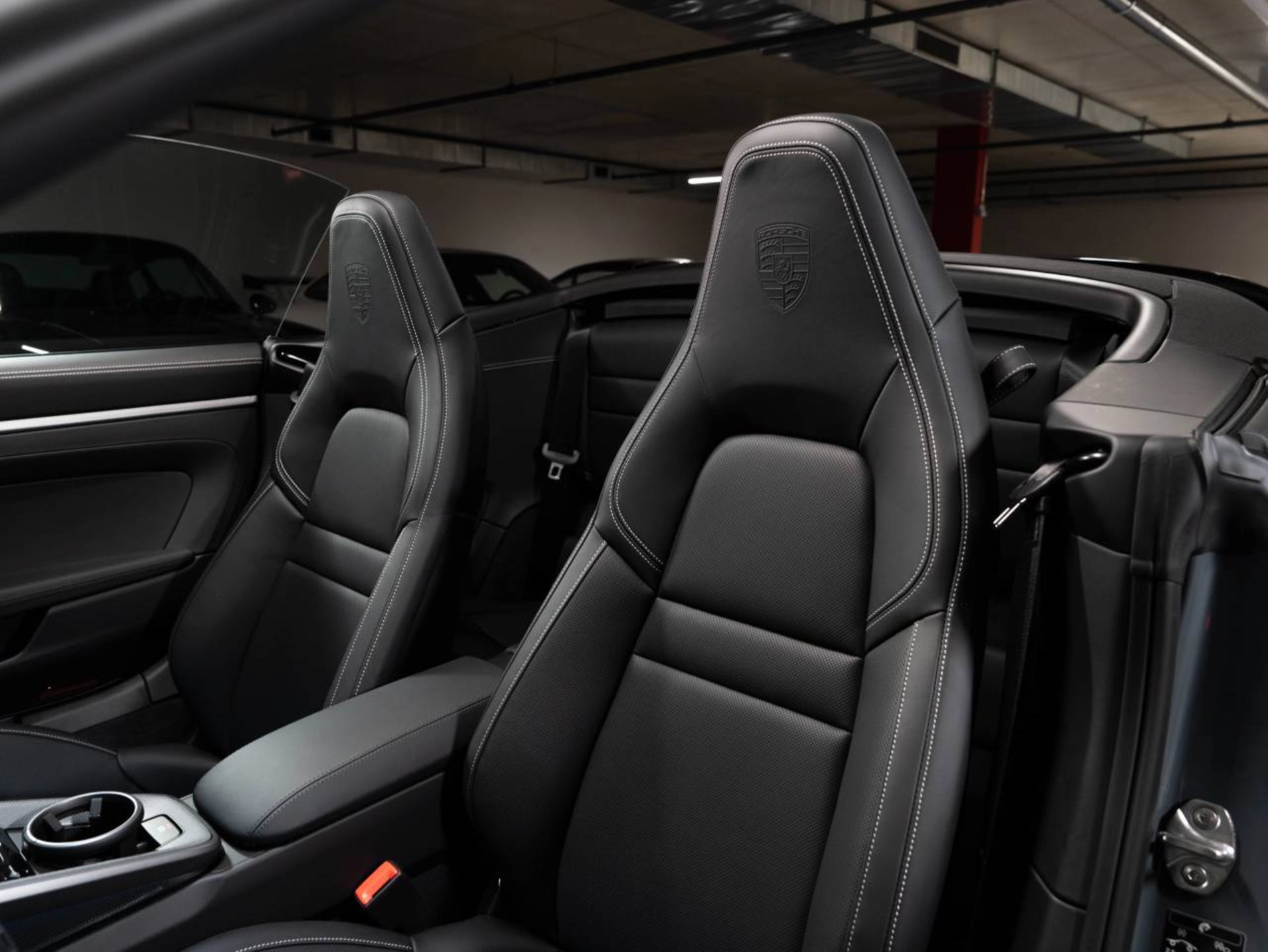 PORSCHE 911 Carrera S Cabriolet-image-4