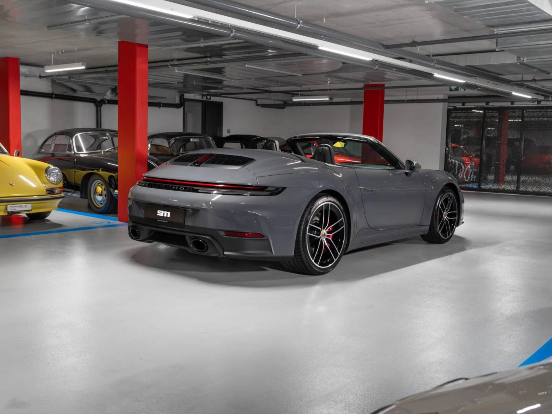PORSCHE 911 Carrera S Cabriolet-image-6