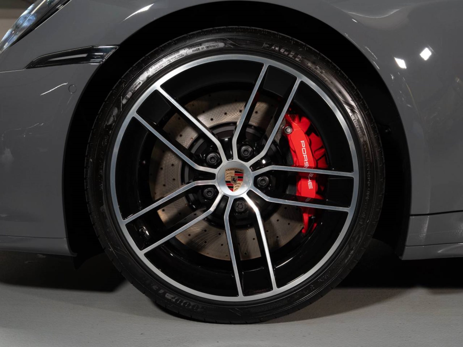 PORSCHE 911 Carrera S Cabriolet-image-23