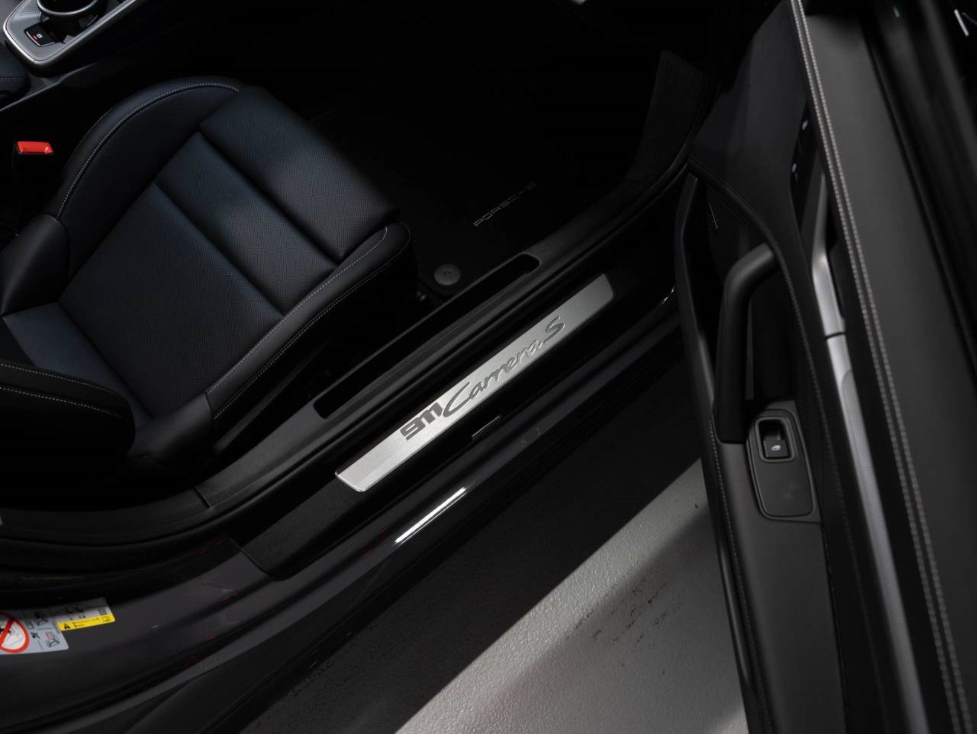 PORSCHE 911 Carrera S Cabriolet-image-18