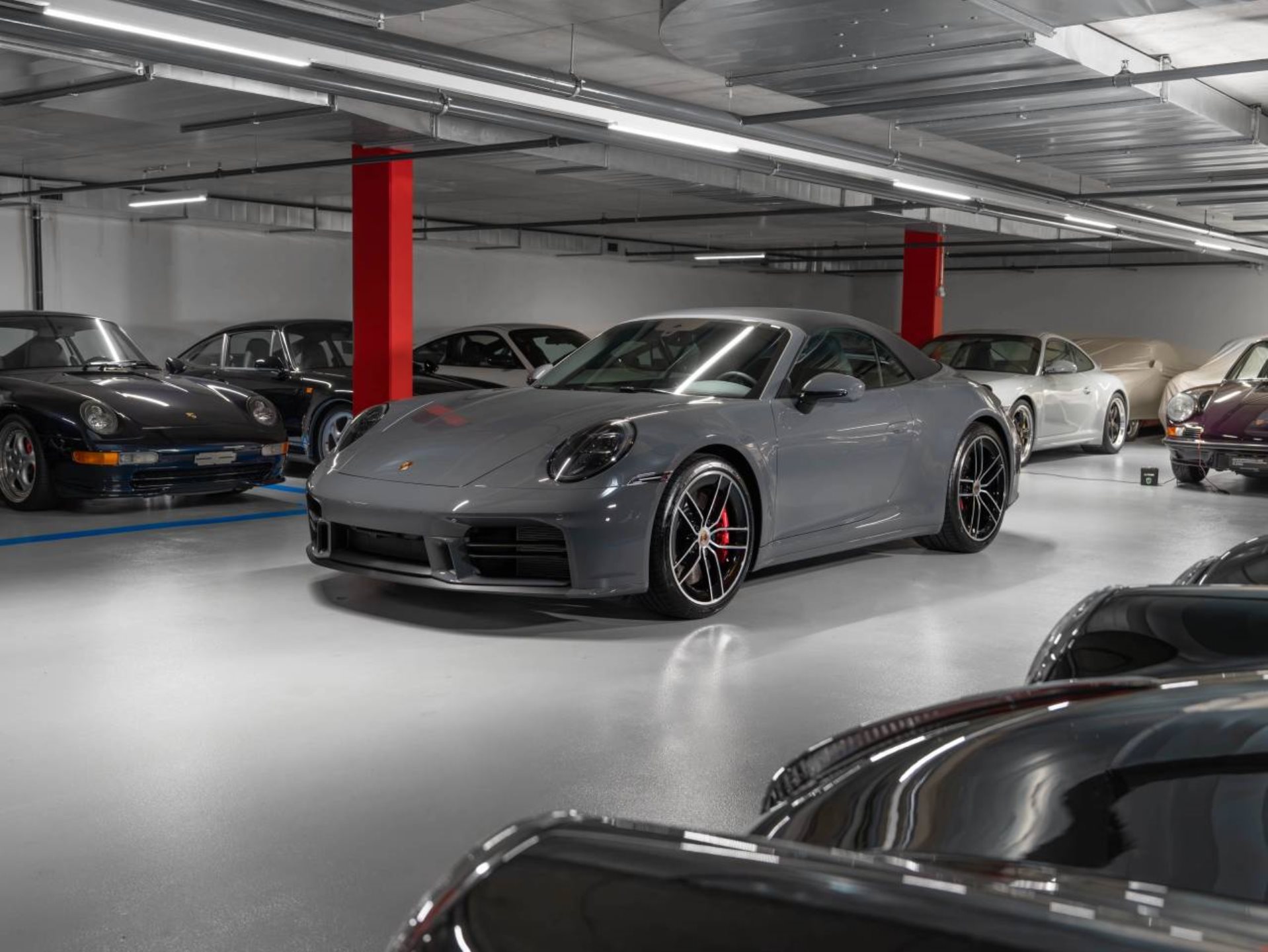 PORSCHE 911 Carrera S Cabriolet-image-8
