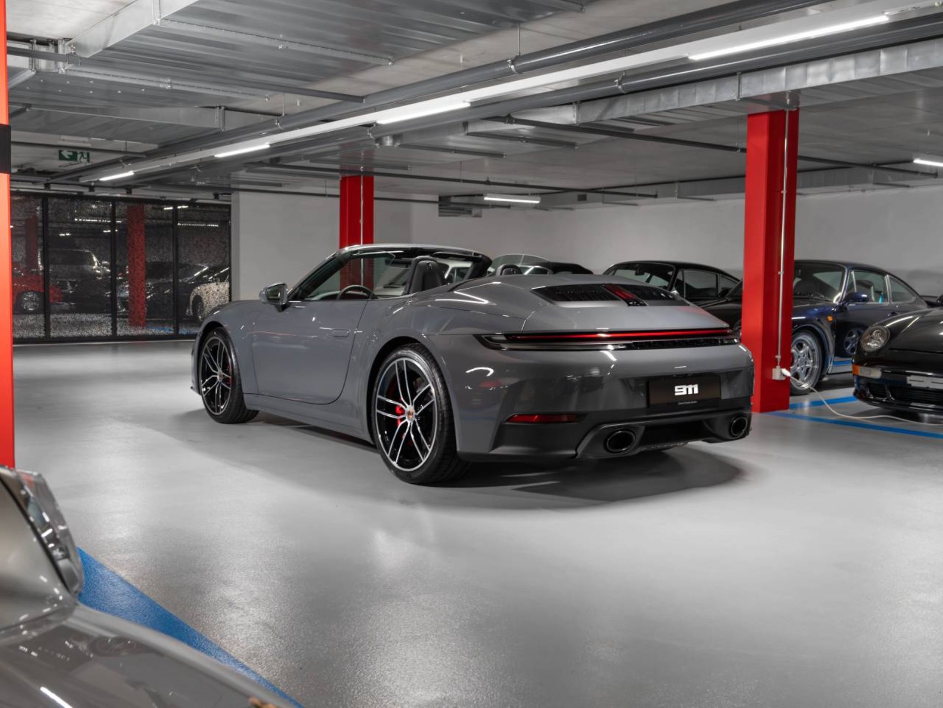 PORSCHE 911 Carrera S Cabriolet-showroom-element-2