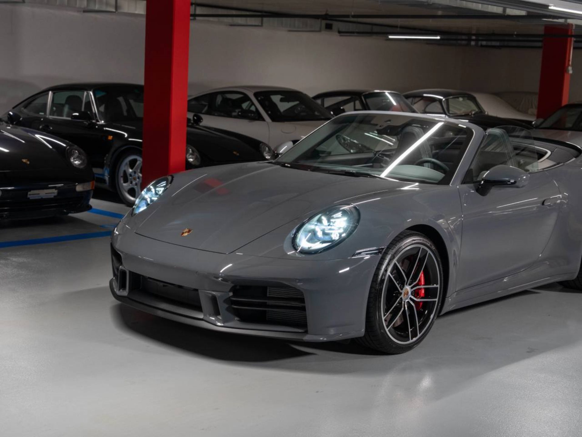 PORSCHE 911 Carrera S Cabriolet-image-24