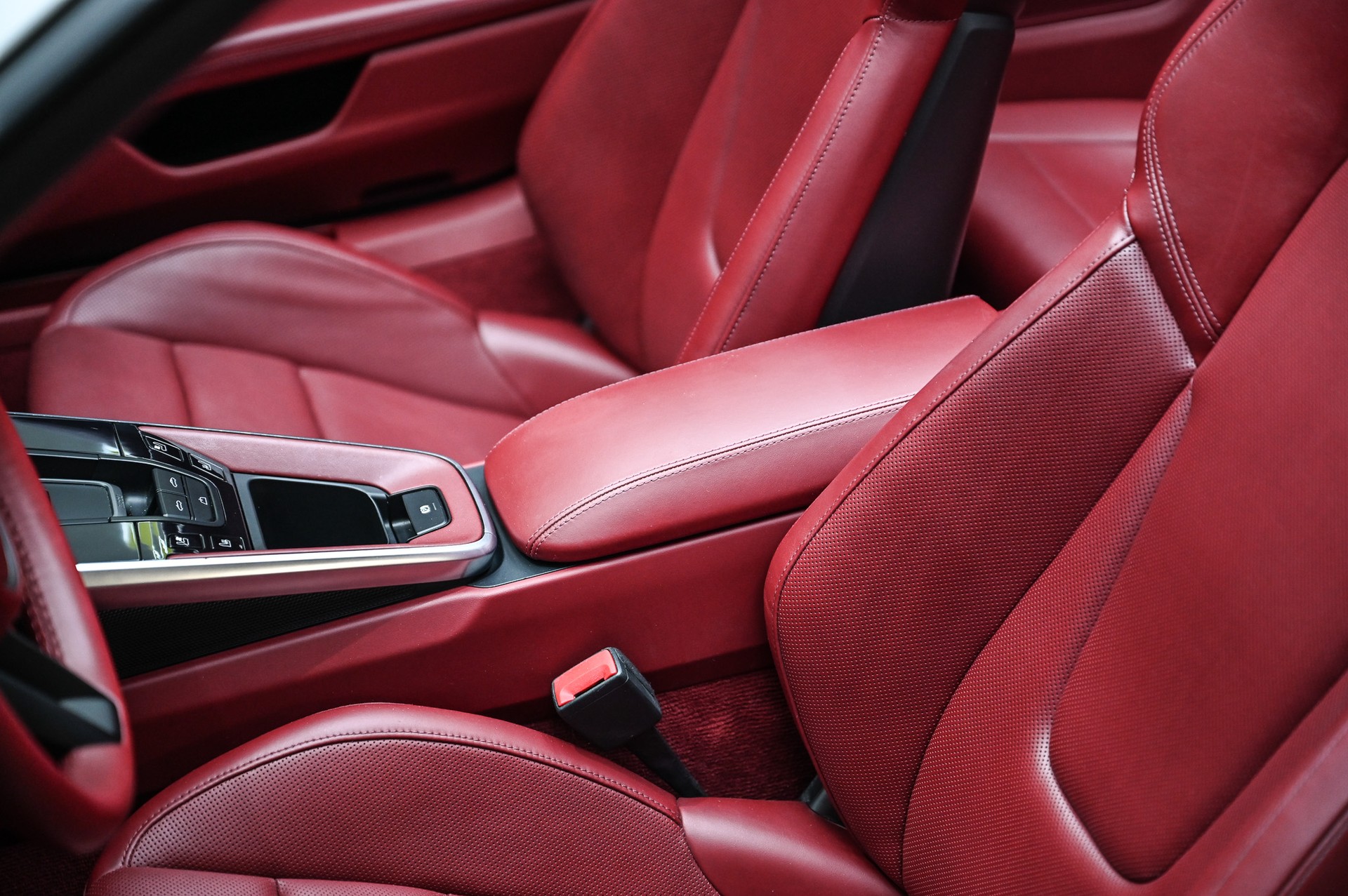 PORSCHE 911 Carrera S Cabriolet PDK-image-24