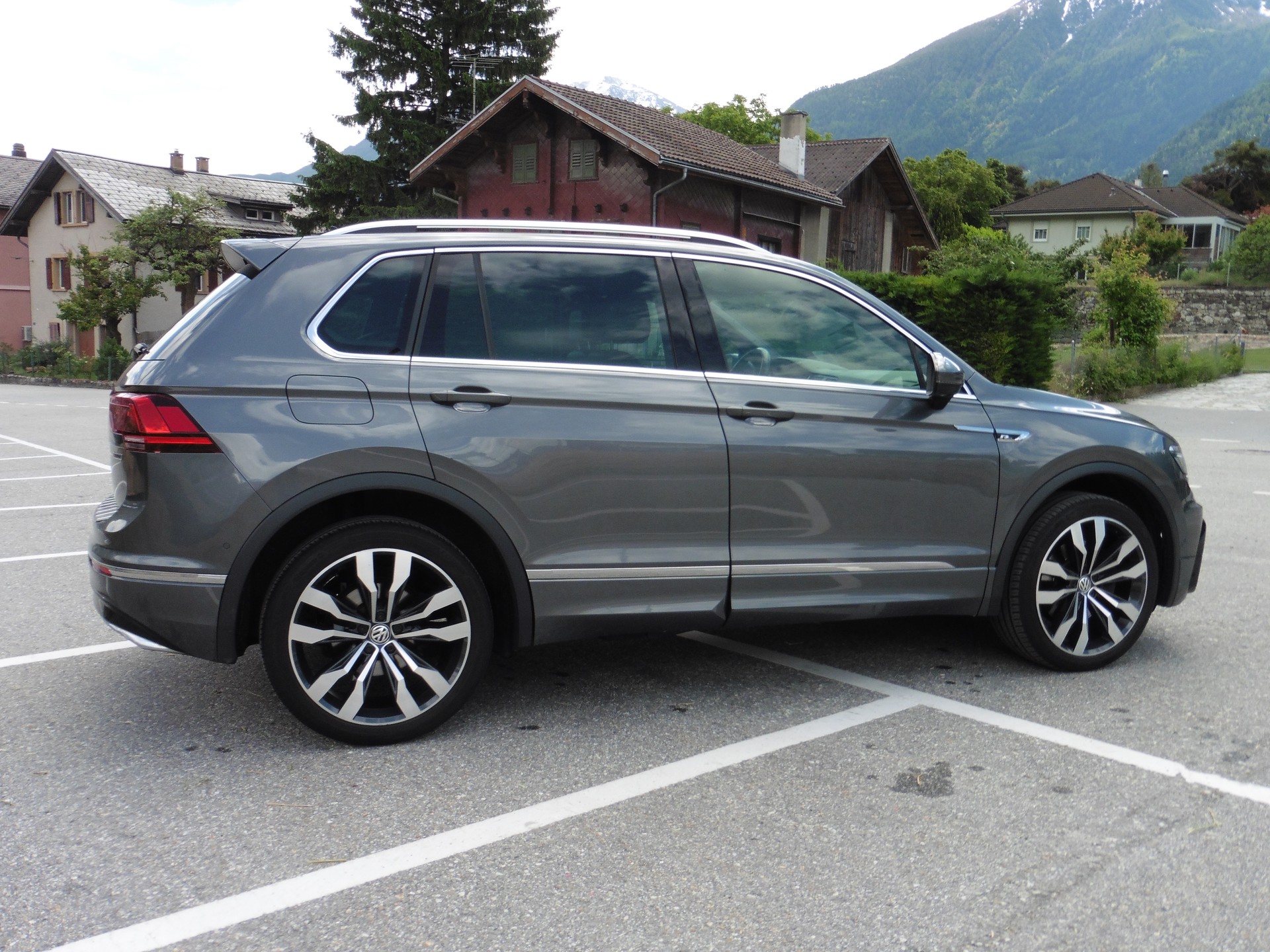 VW Tiguan 2.0TSI Highline 4Motion DSG-image-11