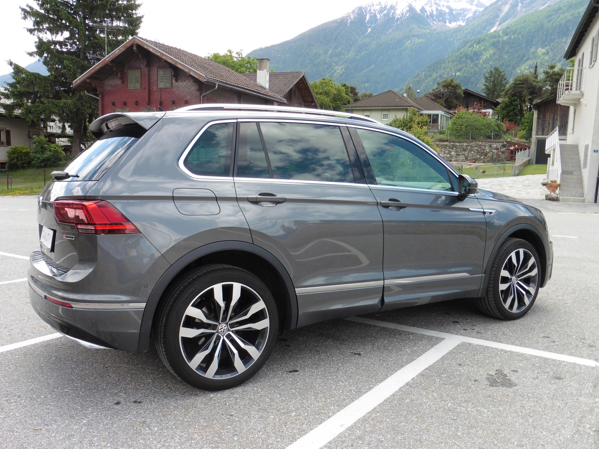 VW Tiguan 2.0TSI Highline 4Motion DSG-image-10