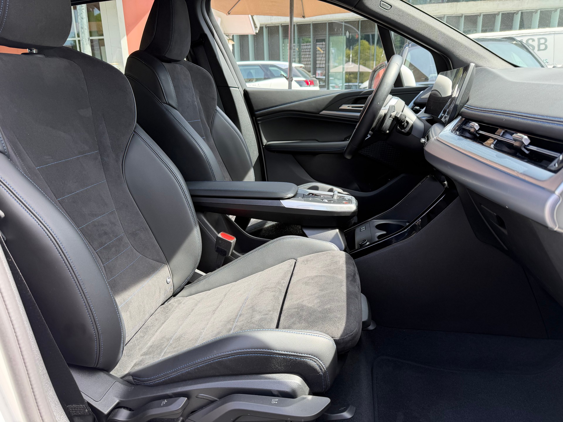 BMW 218d Active Tourer M Sport DKG-image-16