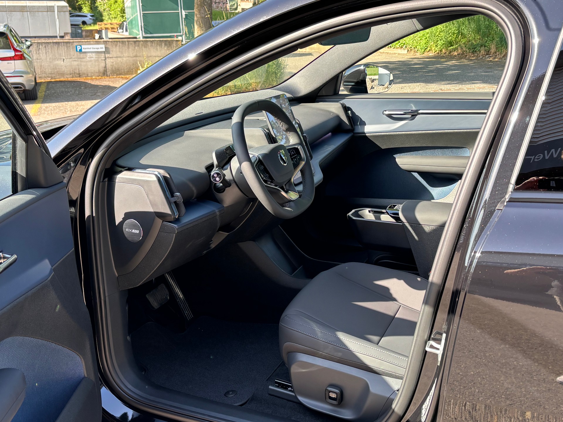 VOLVO EX30 E60 Twin Ultra Performance Sw. Black Ed. AWD-showroom-element-2