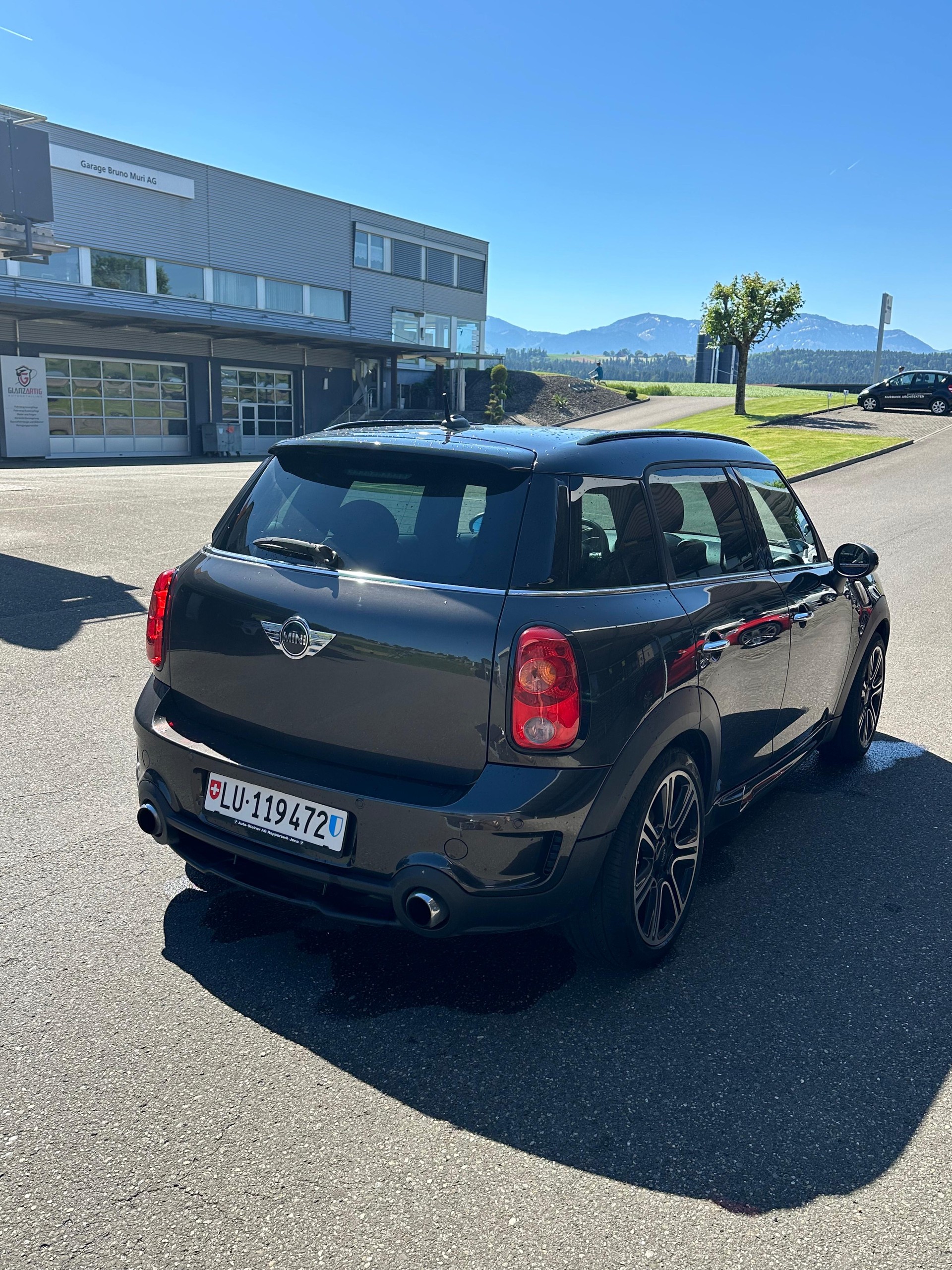 MINI 1.6i Cooper S ALL4-image-2