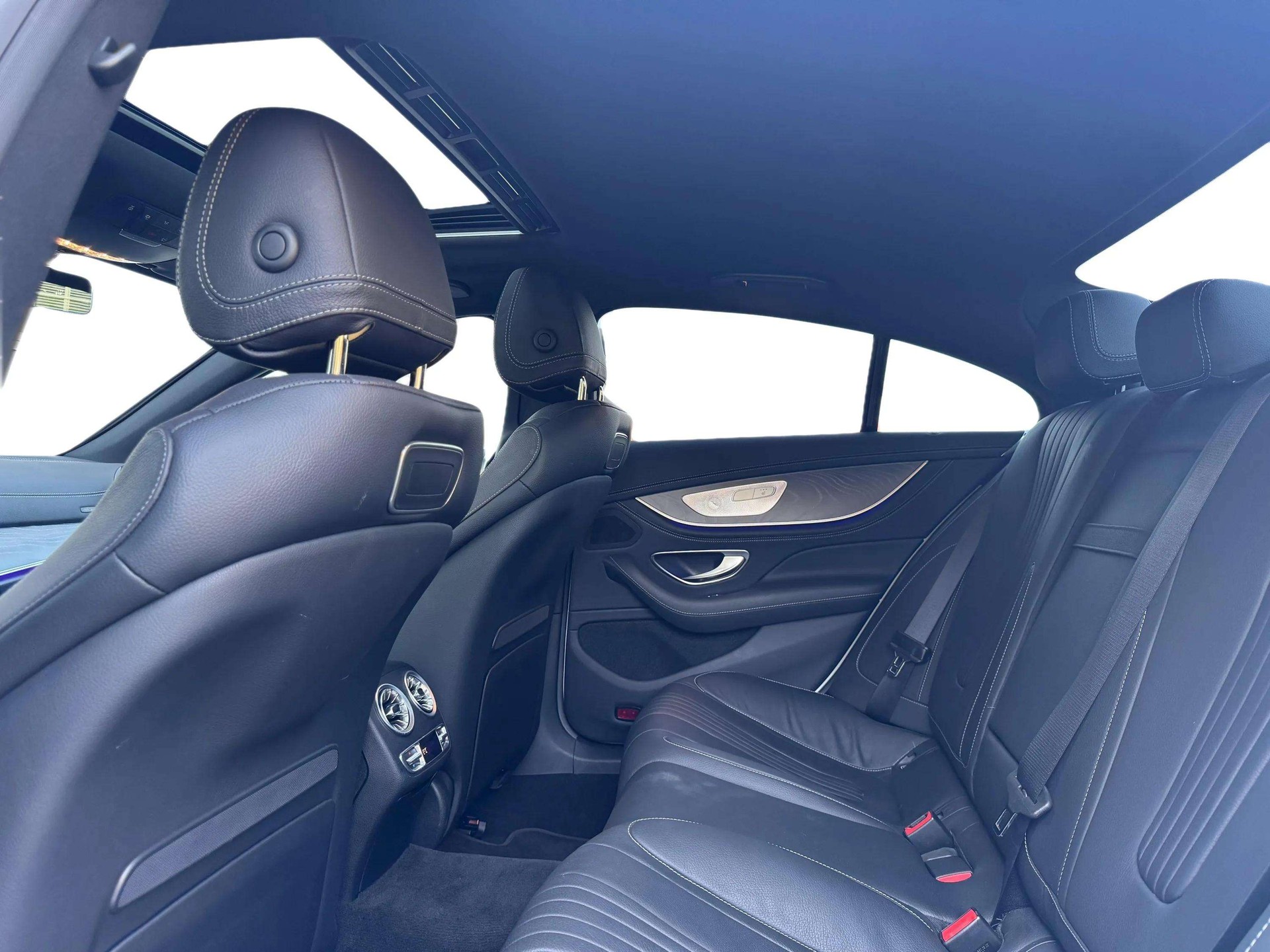 MERCEDES-BENZ CLS 400 d AMG Line 4Matic 9G-Tronic-image-19
