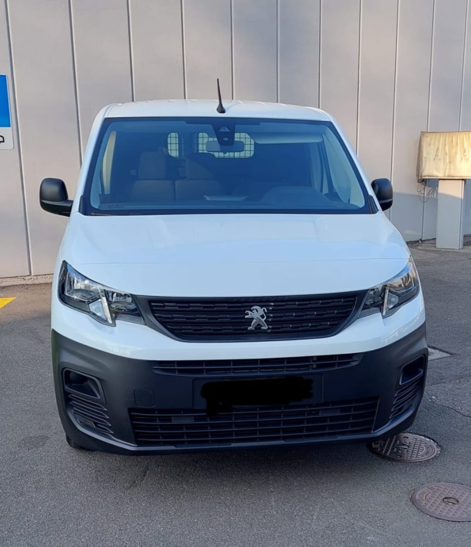 PEUGEOT 1.5 BlueHDI 100 Premium S/S