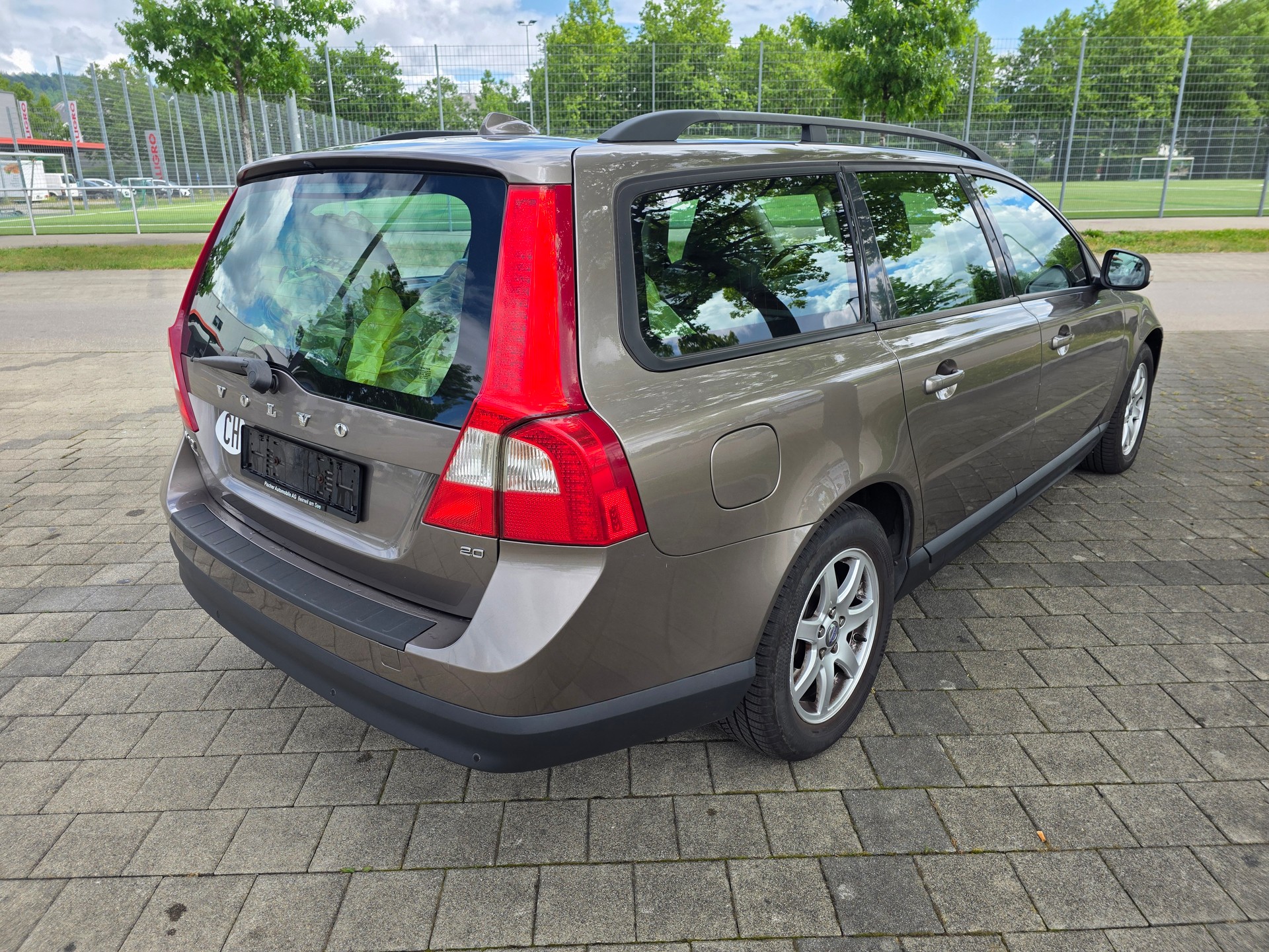 VOLVO V70 2.0 Kinetic-image-6