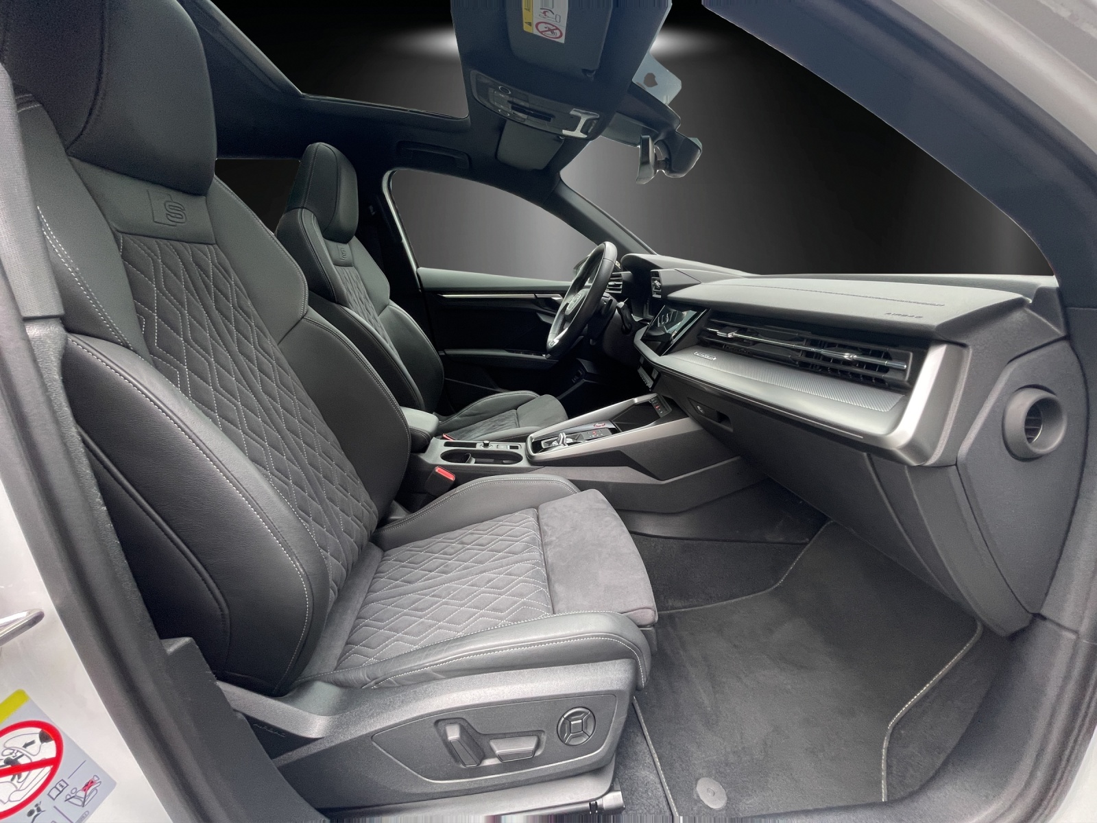 AUDI S3 Sportback 2.0 TFSI quattro S-tronic-image-8
