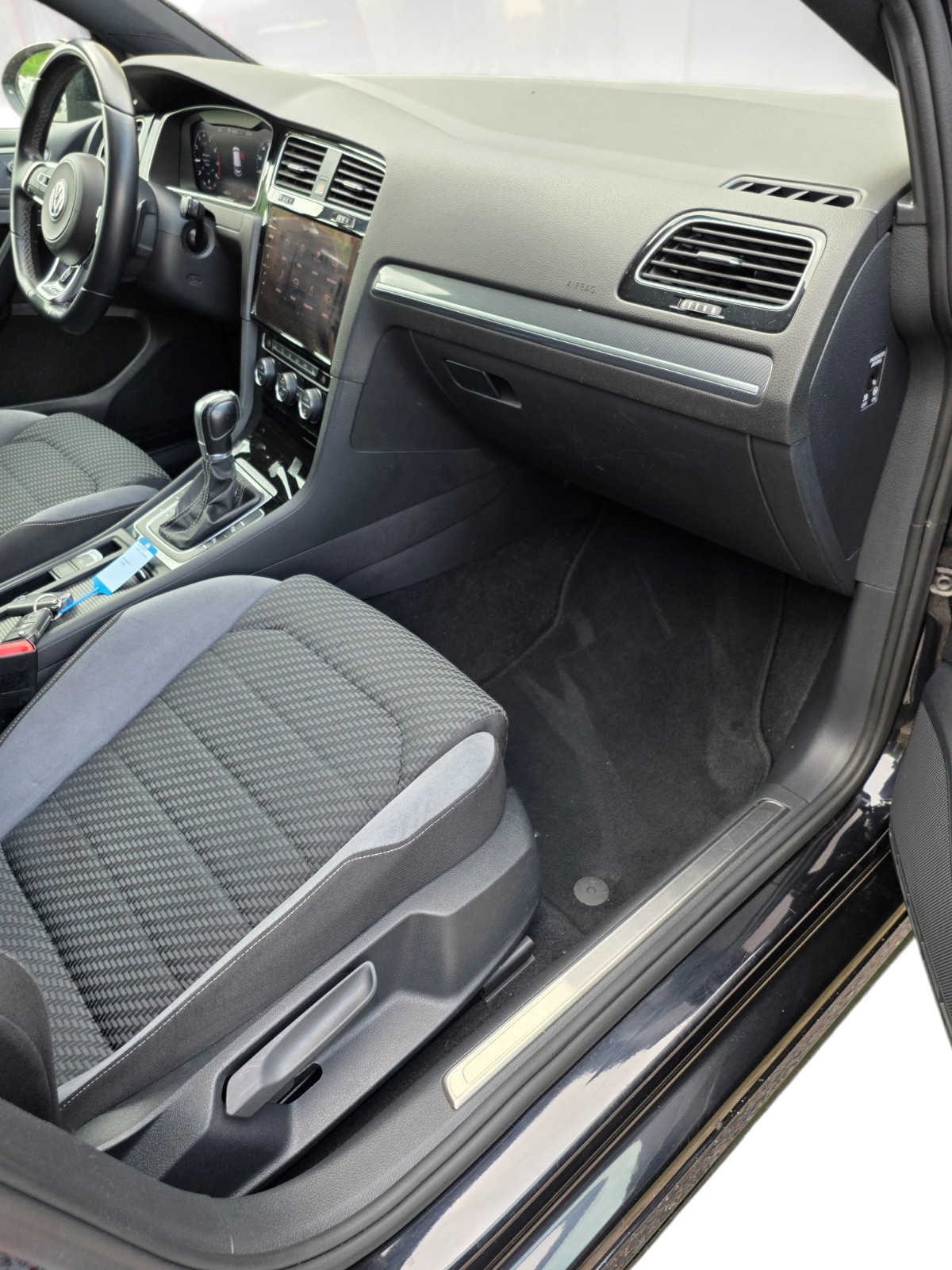 VW Golf 1.5 TSI EVO Highline DSG R_line-image-13