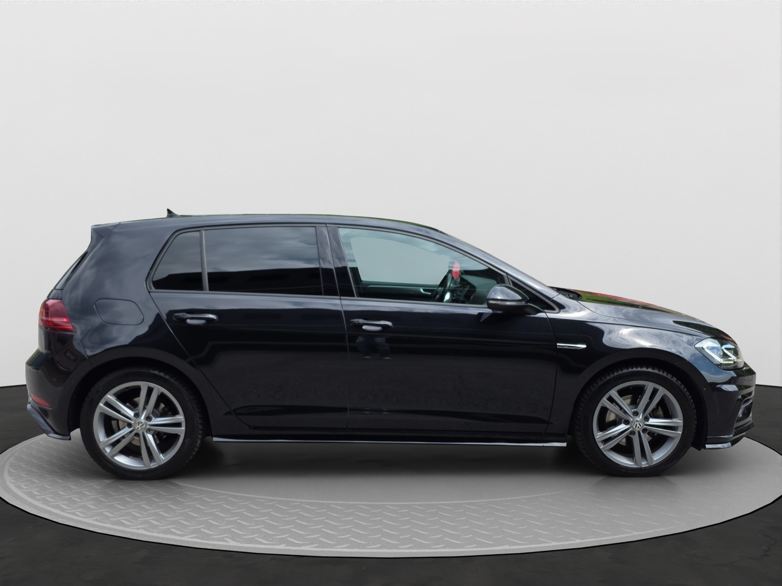 VW Golf 1.5 TSI EVO Highline DSG R_line-image-3