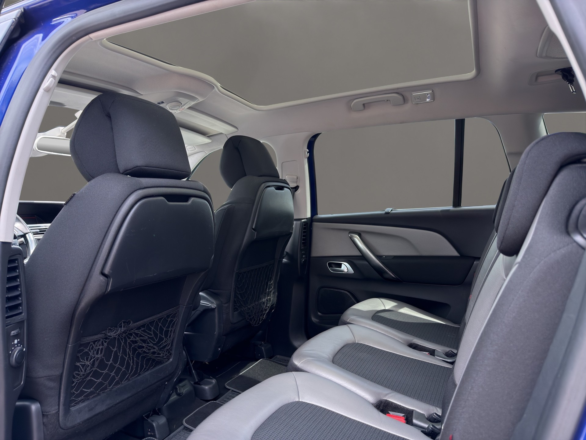 CITROEN Grand C4 Spacetourer 2.0 BlueHDi Shine EAT8 7 Plätze-image-17