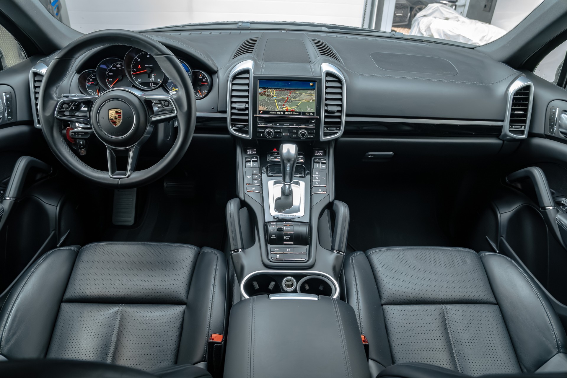 PORSCHE Cayenne Diesel Facelift-image-6