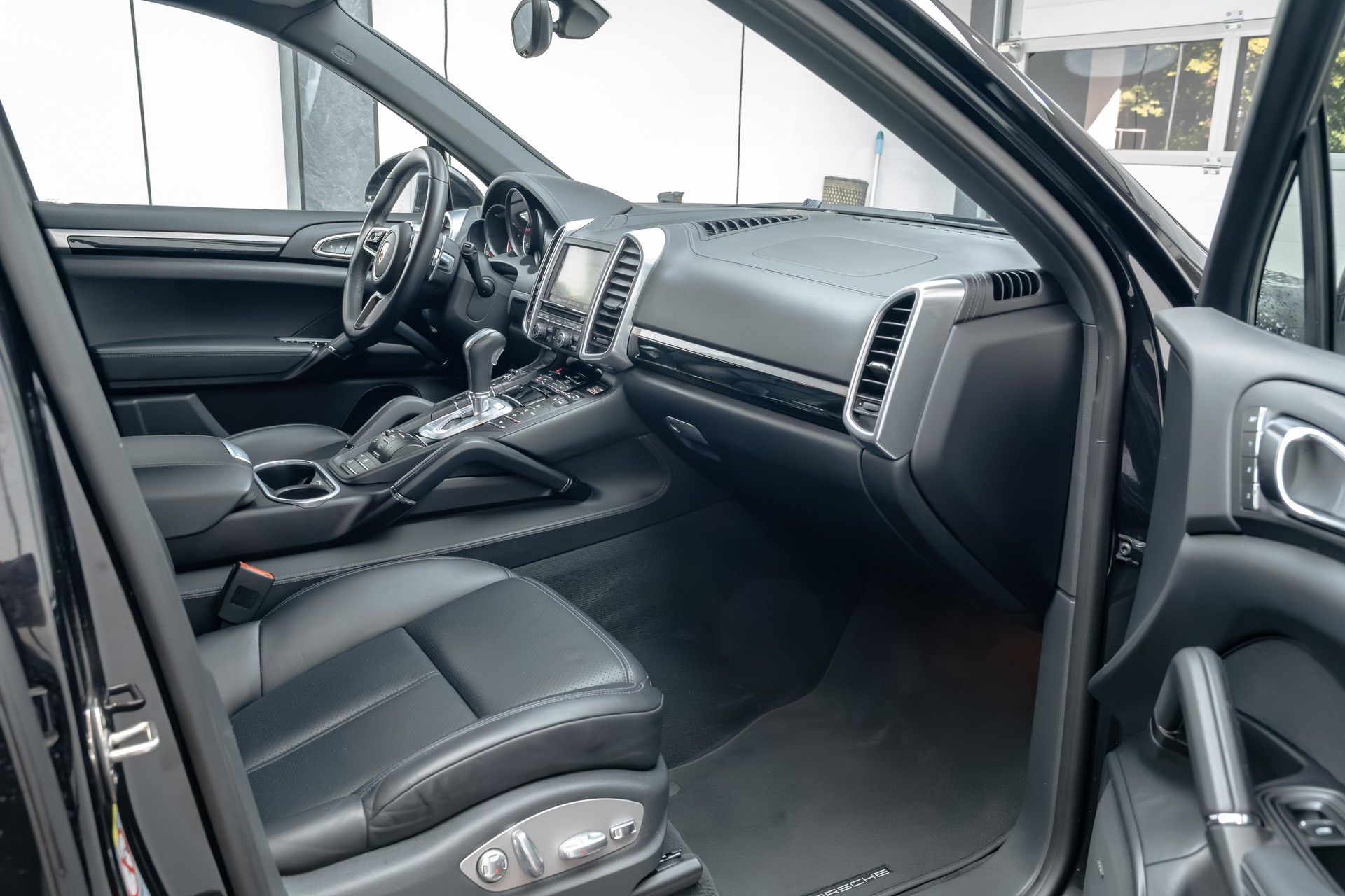 PORSCHE Cayenne Diesel Facelift-image-9