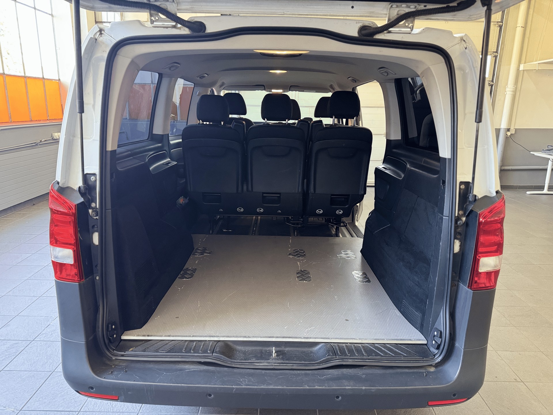 MERCEDES-BENZ Vito 114 BlueTec Tourer Pro EL 7G-Tronic-image-18