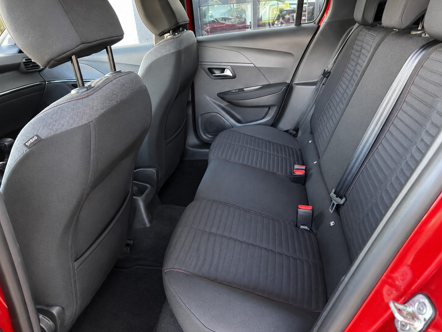 PEUGEOT 208 1.2 PureTech Active Pack-image-9