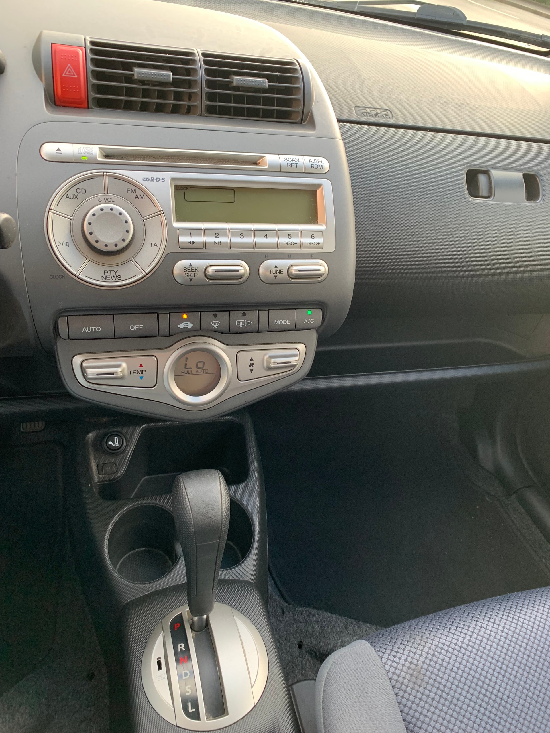 HONDA Jazz 1.4i LS Formula 1 CVT-image-8