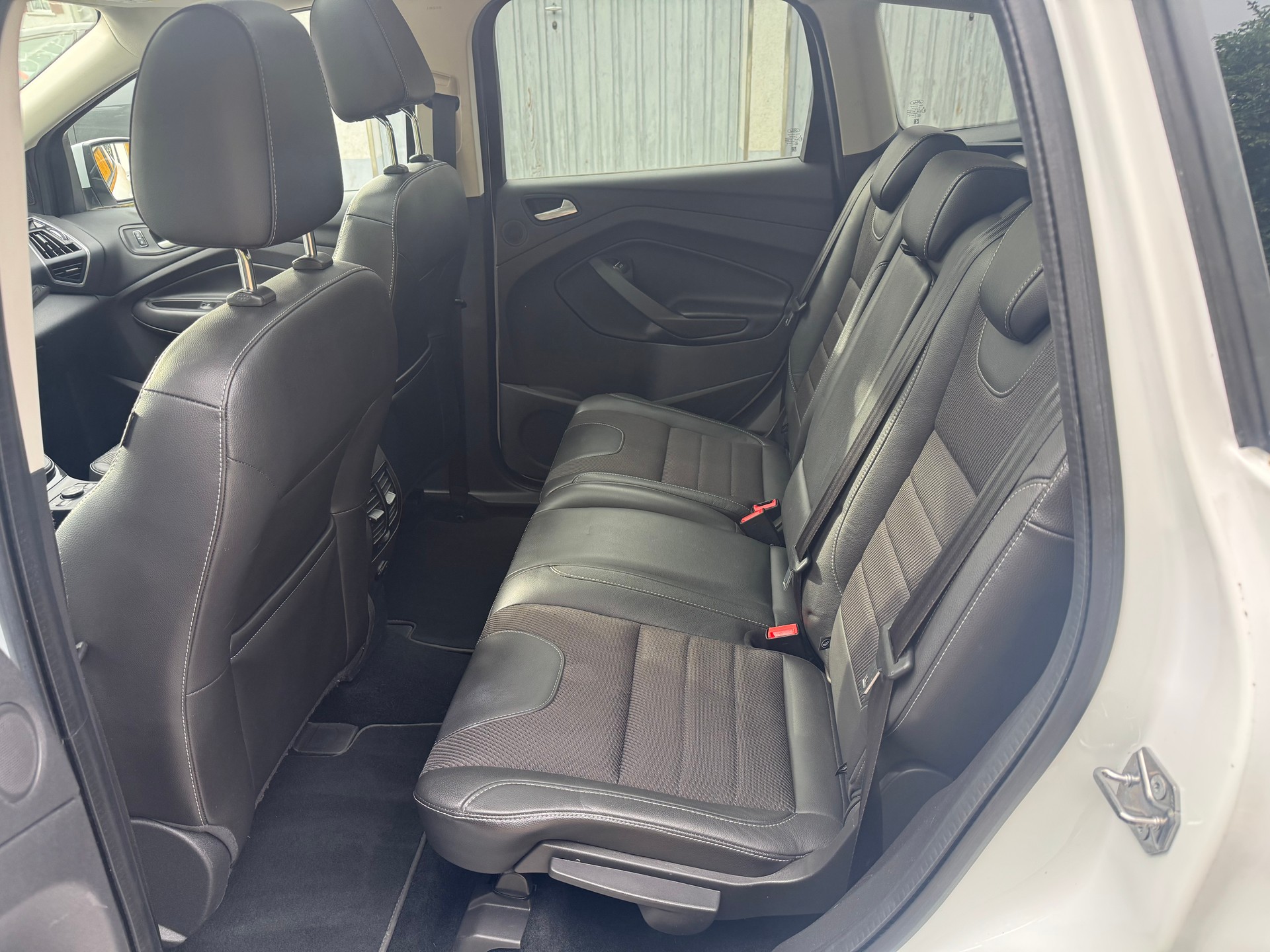 FORD Kuga 2.0 TDCi Titanium 4WD PowerShift-image-4