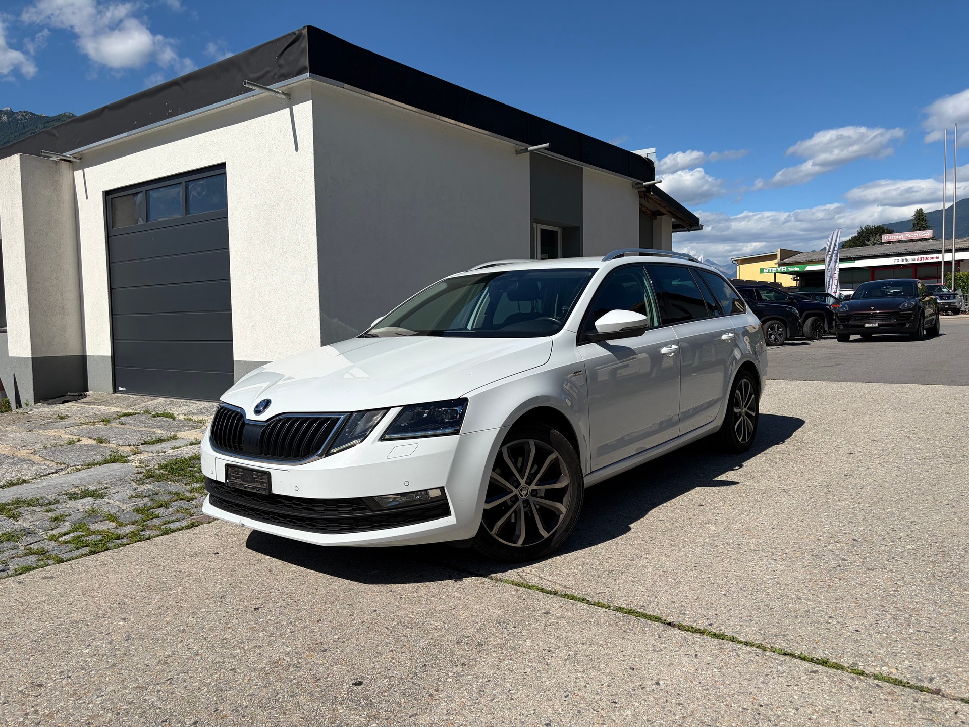 SKODA Octavia Combi 1.5 TSI Soleil DSG-image-1