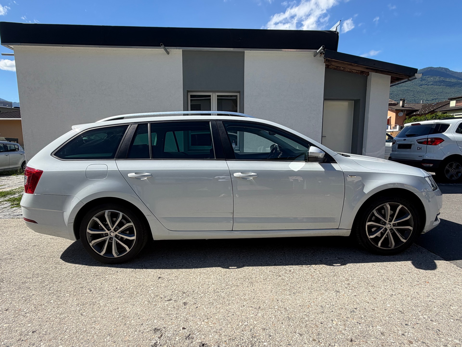 SKODA Octavia Combi 1.5 TSI Soleil DSG-image-8