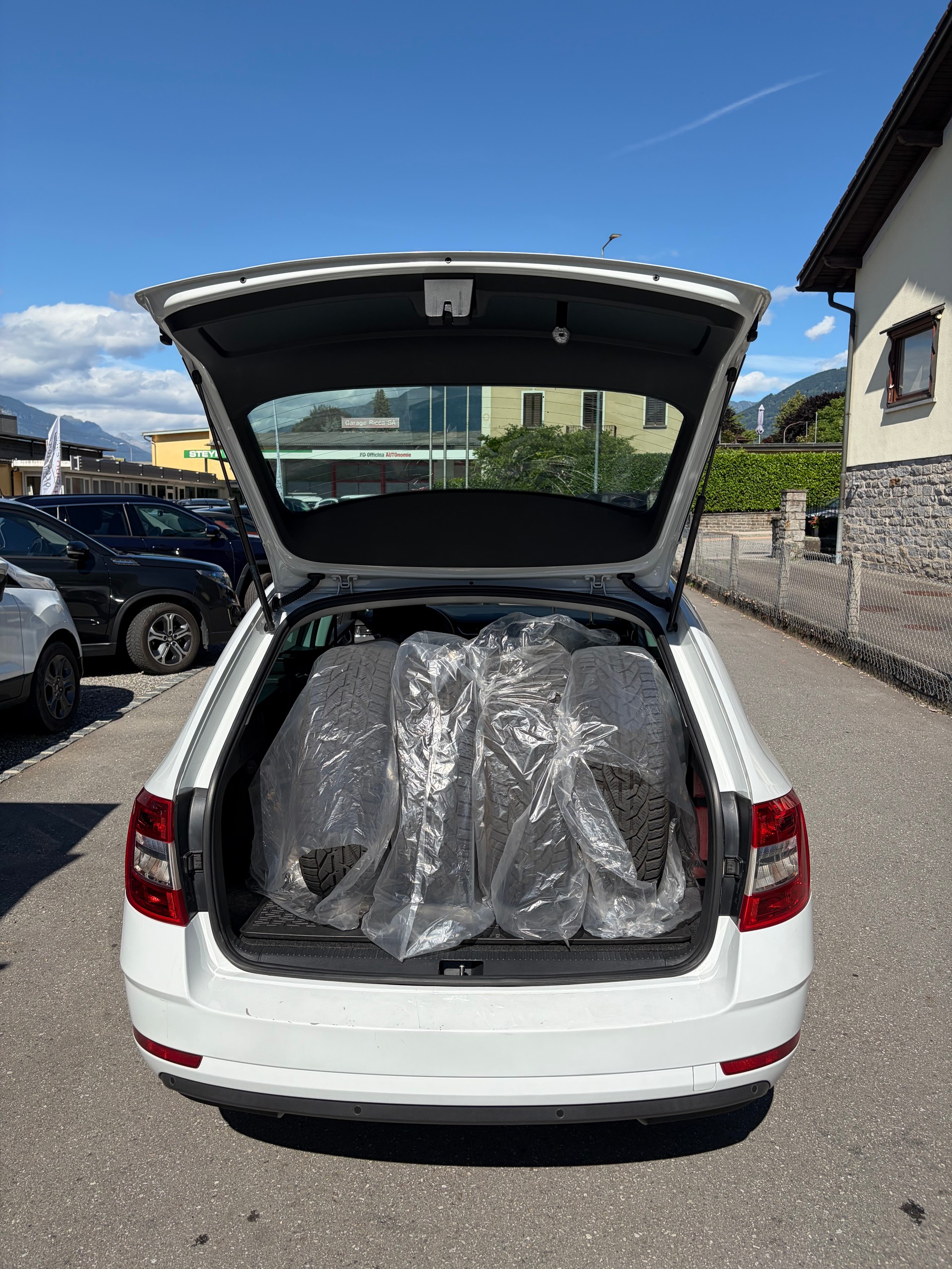 SKODA Octavia Combi 1.5 TSI Soleil DSG-image-13