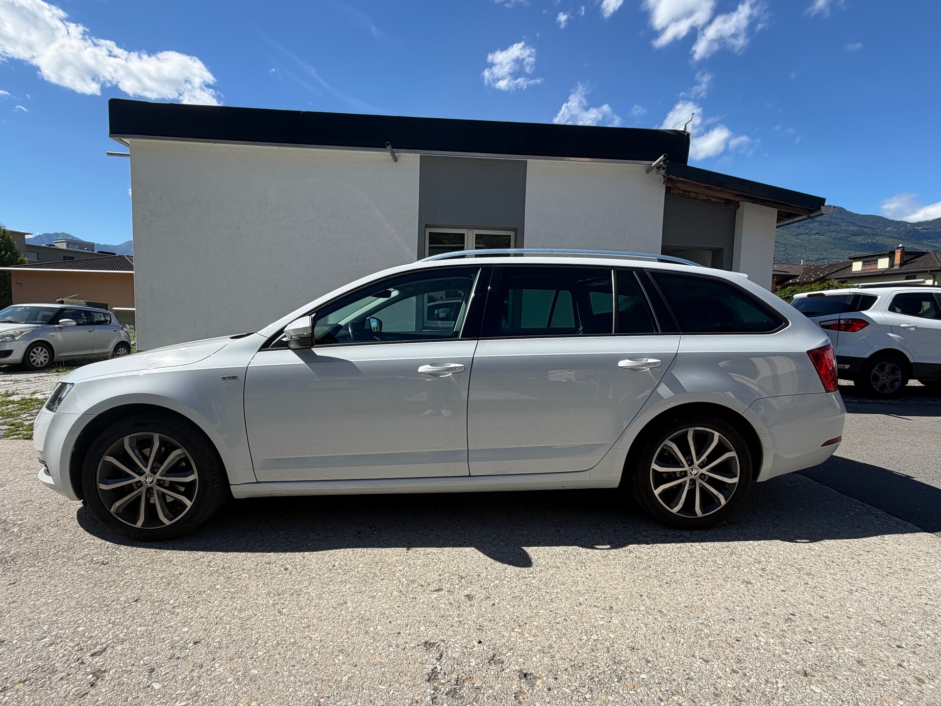 SKODA Octavia Combi 1.5 TSI Soleil DSG-image-7