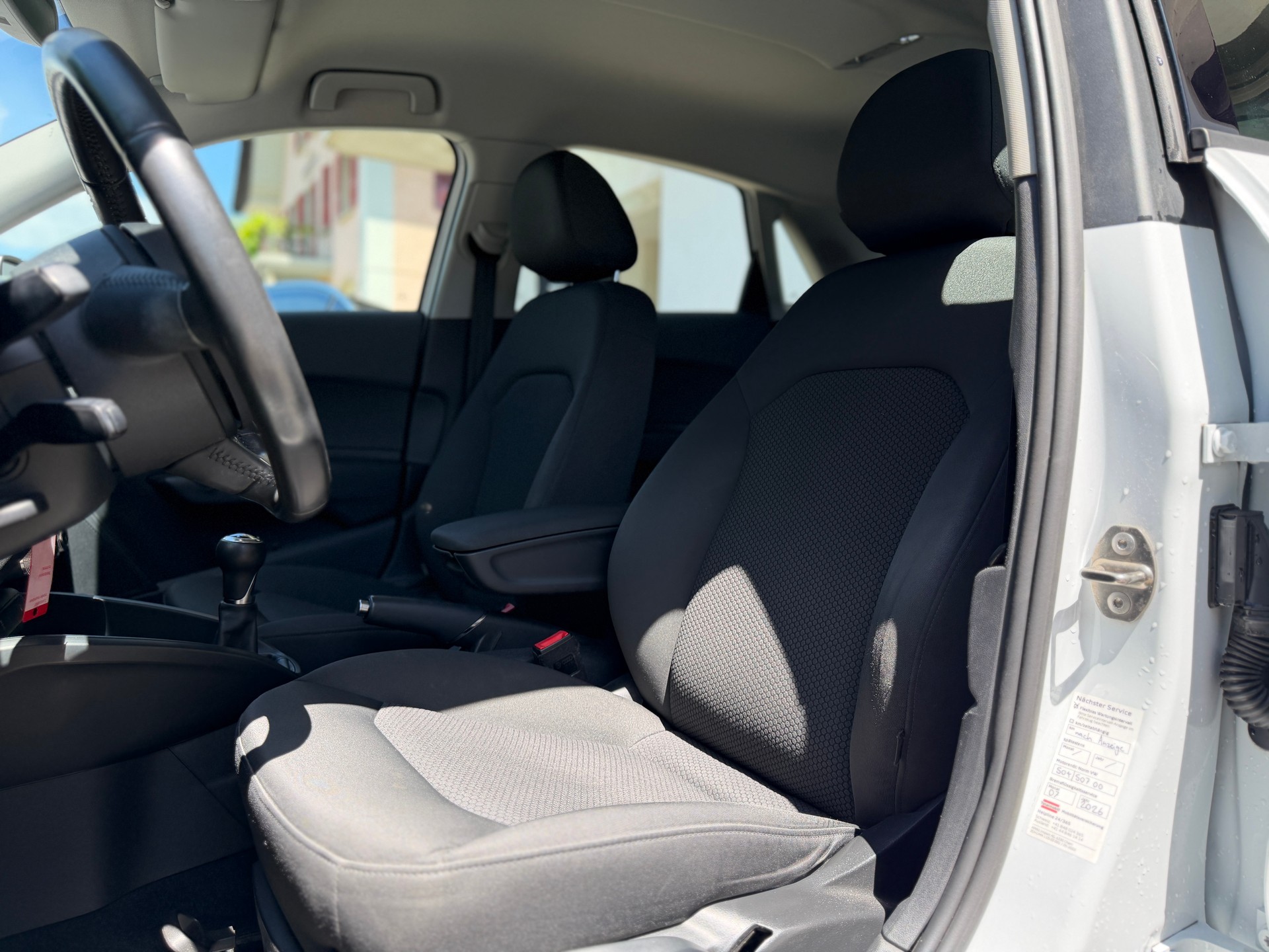 AUDI A1 Sportback 1.6 TDI Attraction S-Line-image-8