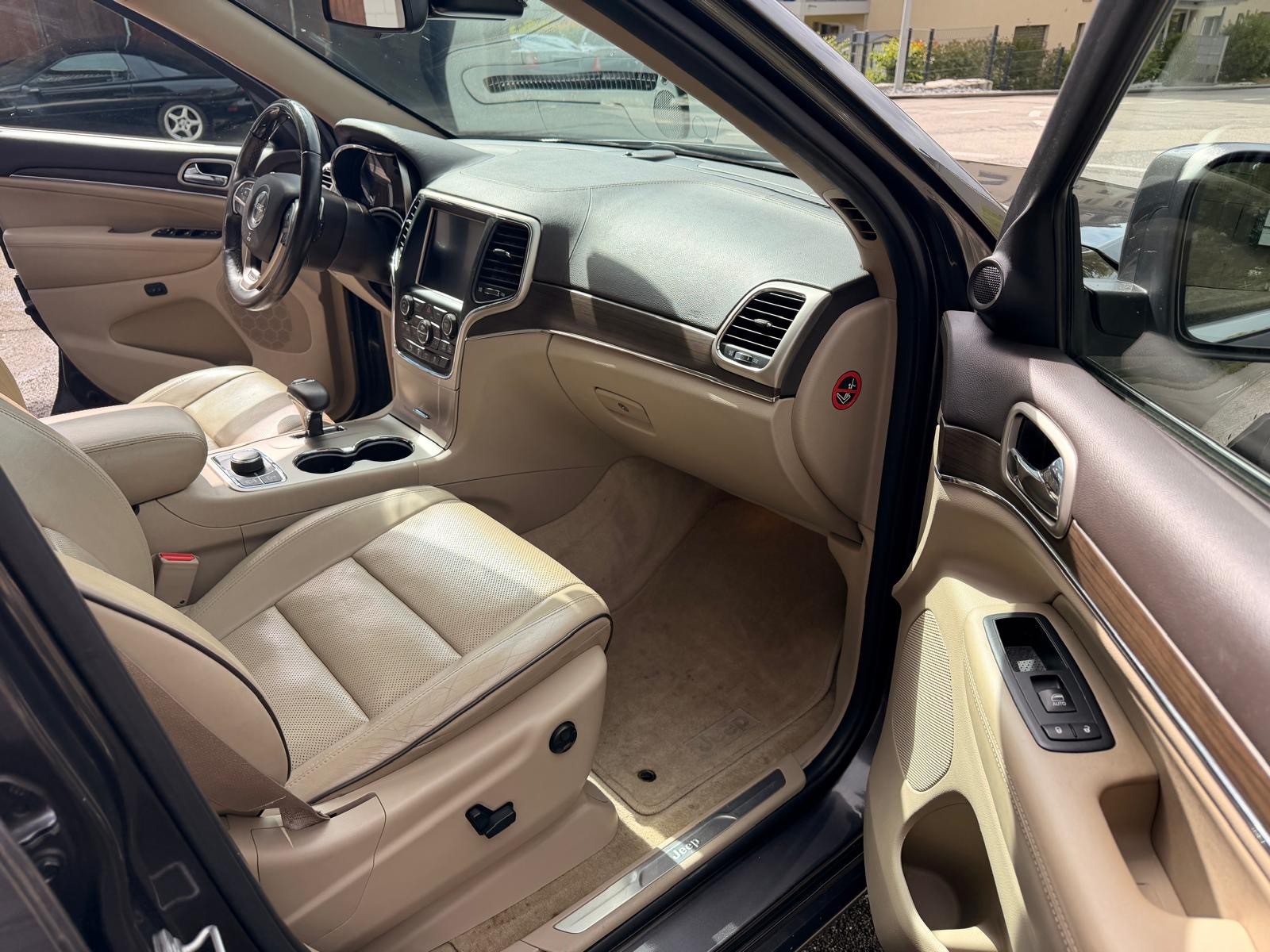 JEEP Grand Cherokee 3.0 CRD Overland Automatic-image-13