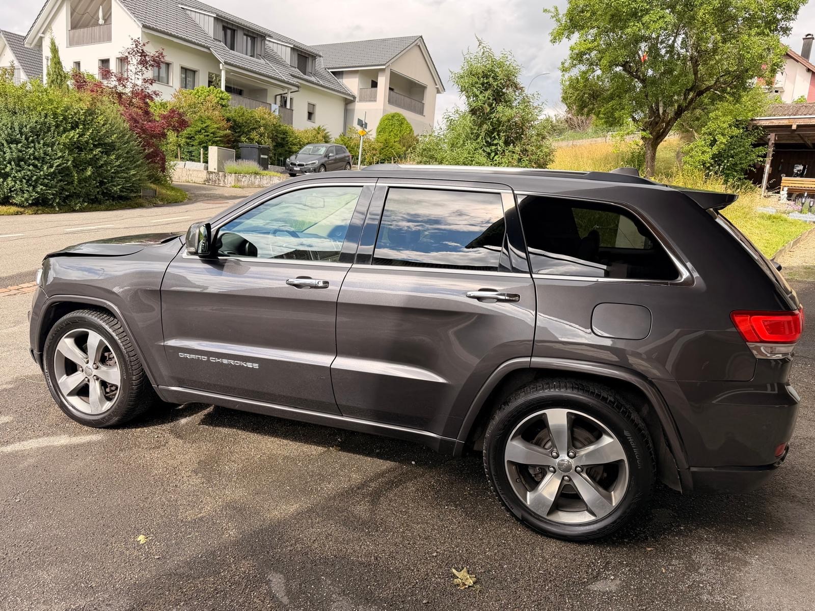 JEEP Grand Cherokee 3.0 CRD Overland Automatic-image-1