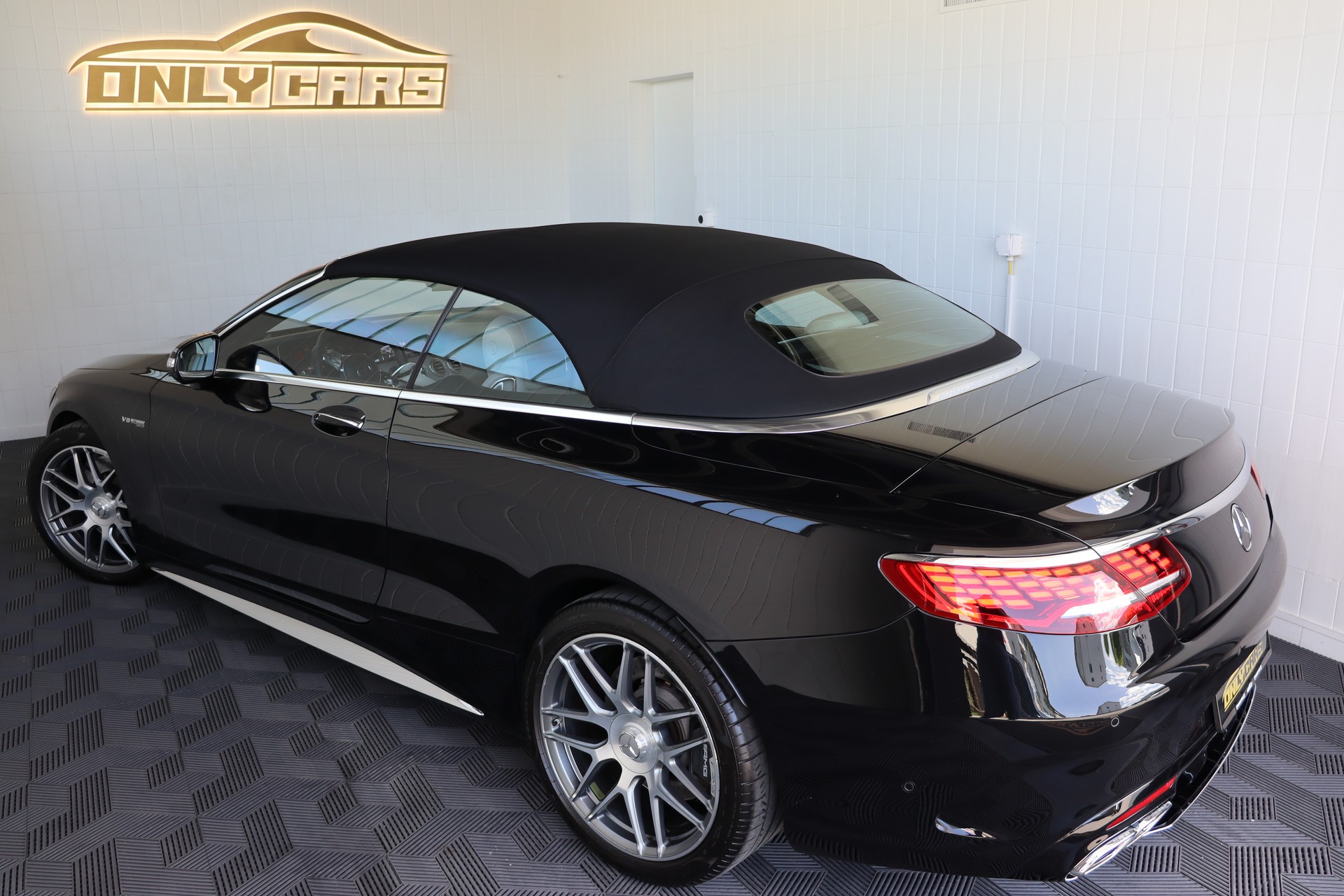 MERCEDES-BENZ S 63 AMG CABRIOLET 4MATIC SPEEDSHIFT MCT ** FACELIFT OHNE OPF ** BURMESTER HIGH END ** 5/5 KNÖPFEN ** WHITE INTERIOR **-image-9