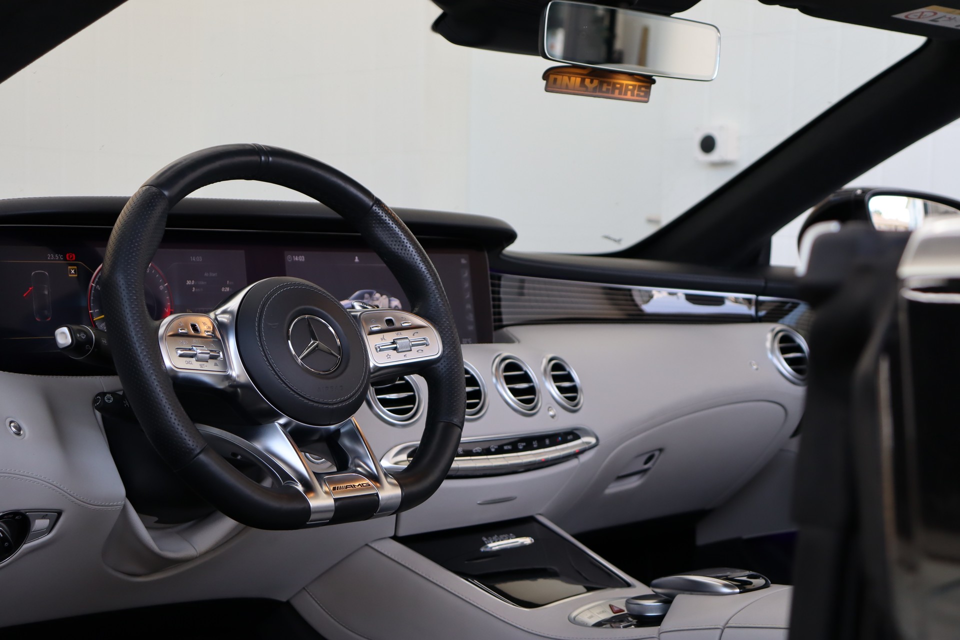 MERCEDES-BENZ S 63 AMG CABRIOLET 4MATIC SPEEDSHIFT MCT ** FACELIFT OHNE OPF ** BURMESTER HIGH END ** 5/5 KNÖPFEN ** WHITE INTERIOR **-image-15