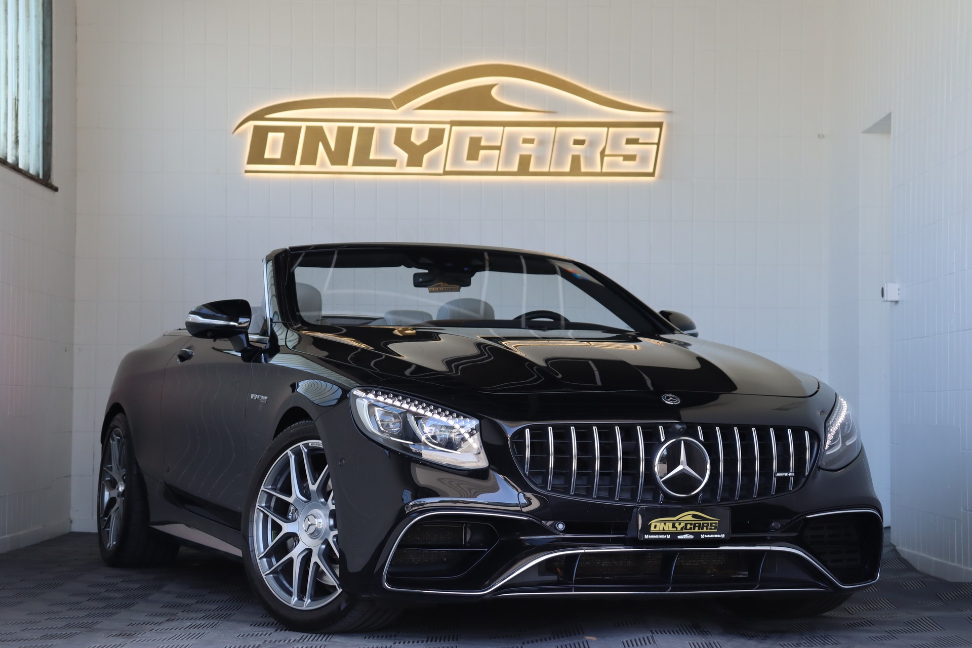 MERCEDES-BENZ S 63 AMG CABRIOLET 4MATIC SPEEDSHIFT MCT ** FACELIFT OHNE OPF ** BURMESTER HIGH END ** 5/5 KNÖPFEN ** WHITE INTERIOR **-image-0