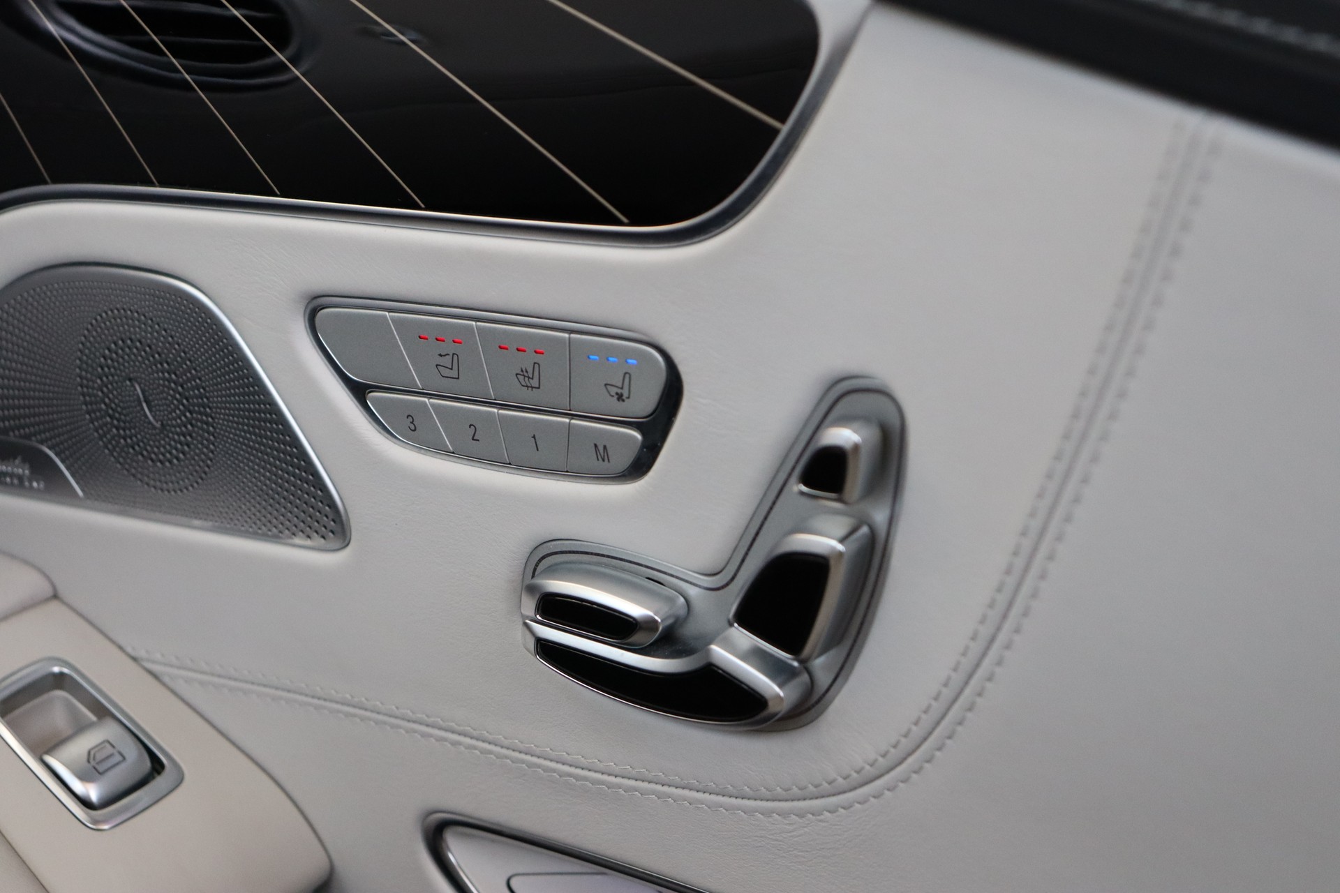 MERCEDES-BENZ S 63 AMG CABRIOLET 4MATIC SPEEDSHIFT MCT ** FACELIFT OHNE OPF ** BURMESTER HIGH END ** 5/5 KNÖPFEN ** WHITE INTERIOR **-image-23