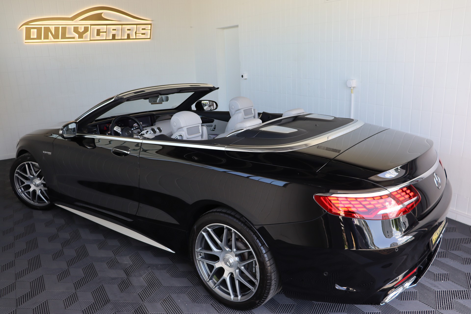 MERCEDES-BENZ S 63 AMG CABRIOLET 4MATIC SPEEDSHIFT MCT ** FACELIFT OHNE OPF ** BURMESTER HIGH END ** 5/5 KNÖPFEN ** WHITE INTERIOR **-image-8