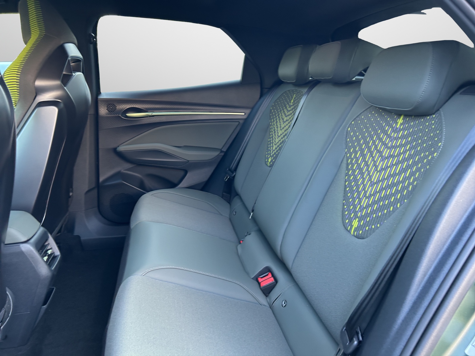 CUPRA Raval 52 kWh VZ Extreme Launch Edition-image-12
