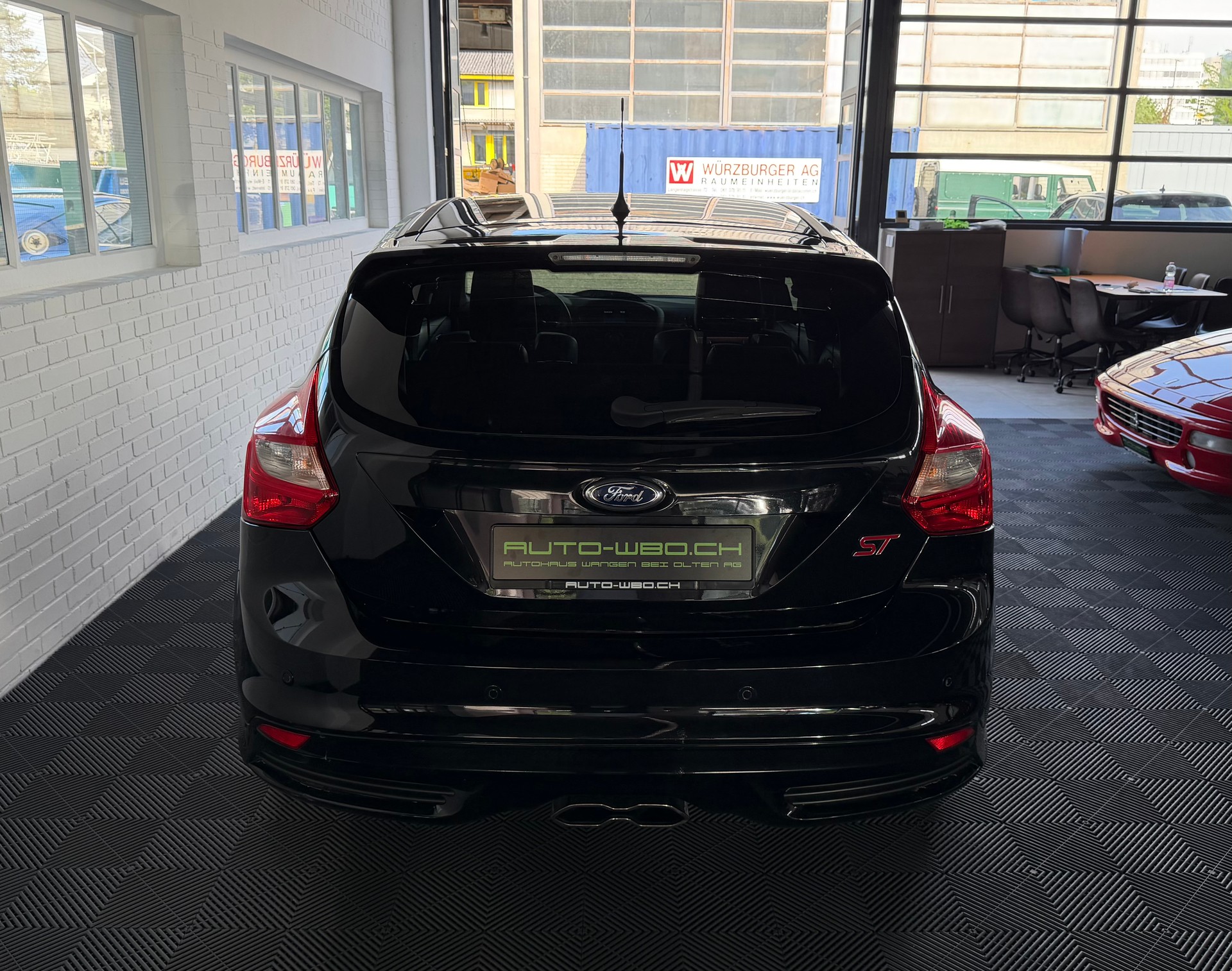 FORD Focus 2.0 SCTi ST-2 250 PS-image-3