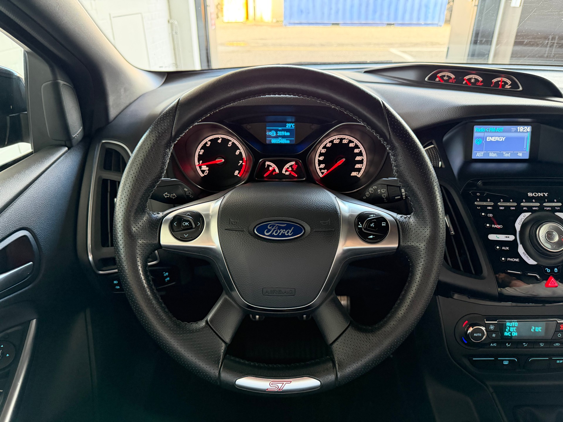 FORD Focus 2.0 SCTi ST-2 250 PS-image-16